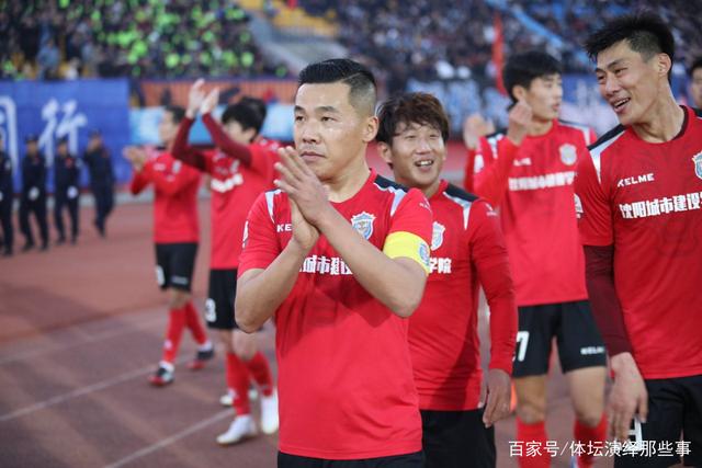媒体人：平均年薪仅400万美元的老詹太香了 76人成为今夏最大赢家